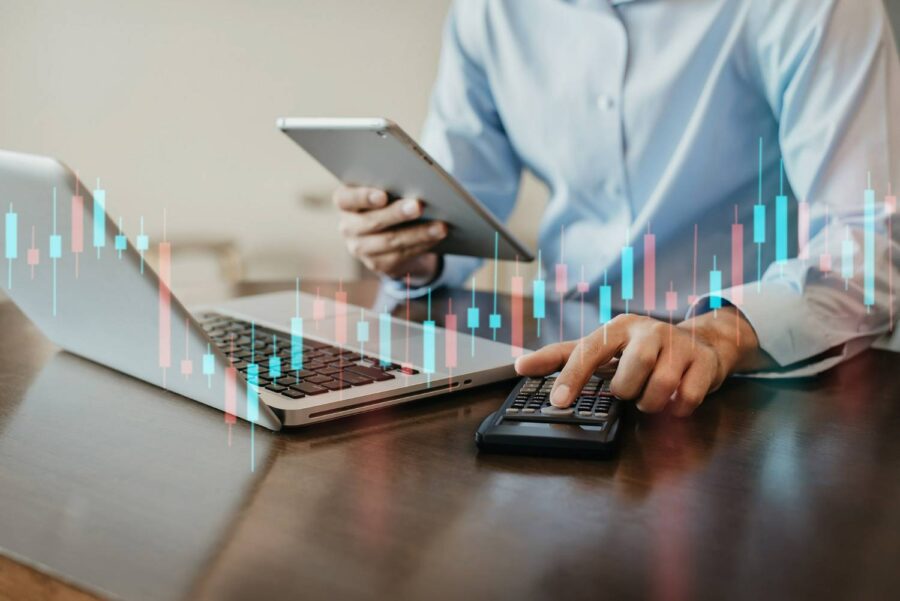 Tłumaczenia finansowe i biznesowe – dlaczego precyzyjna komunikacja jest kluczowa w międzynarodowej współpracy firm