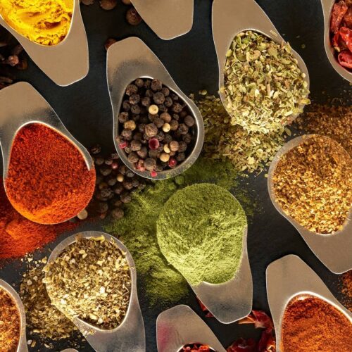 Efektywne pakowanie produktów sypkich – najlepsze metody i rozwiązania w automatyzacji produkcji