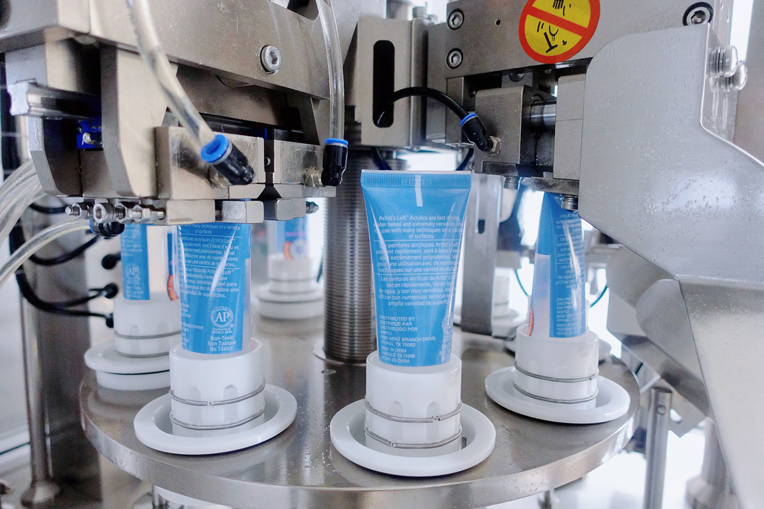 Maszyny pakujące do różnych rodzajów produktów sypkich w branżach spożywczej i kosmetycznej.