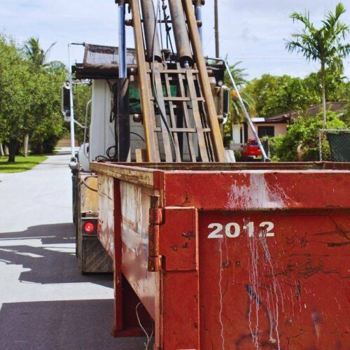 Wywóz odpadów budowlanych i poremontowych. Co zrobić z tym, czego nie można wrzucić do śmietnika?