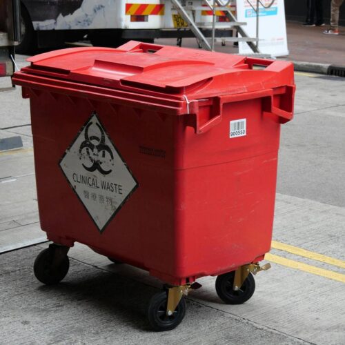 Odbiór odpadów niebezpiecznych – czym są toksyczne śmieci?